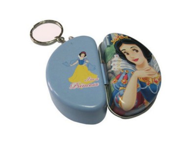 Semicircle candy tin with keyring
